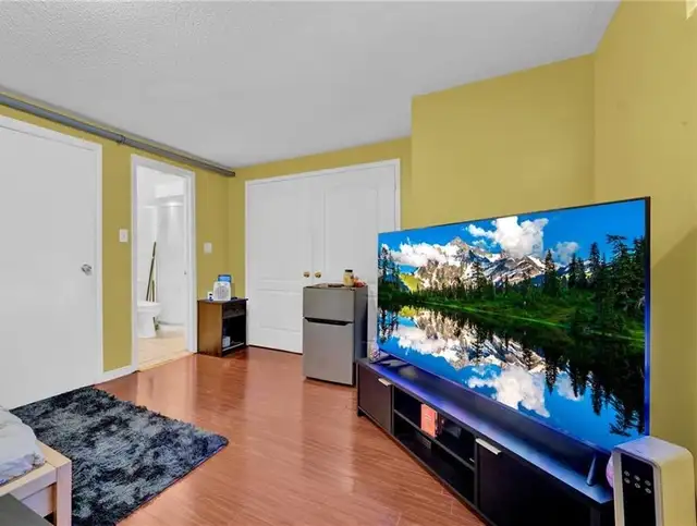 HOUSE close to YORK UNIVERSITY!    Room rental in Room Rentals & Roommates in City of Toronto - Image 8