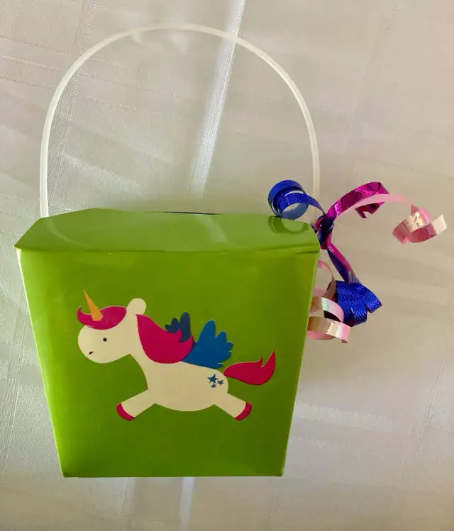 unicorn lunch box & magnets 541618069077370882