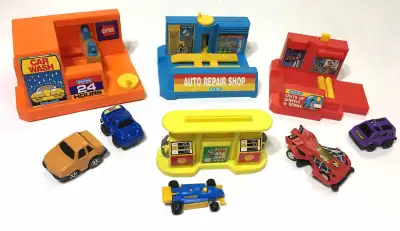 GARAGE AVEC 4 SERVICES + 5 voitures assorties - Station-service - Station de lavage avec manivelle p...