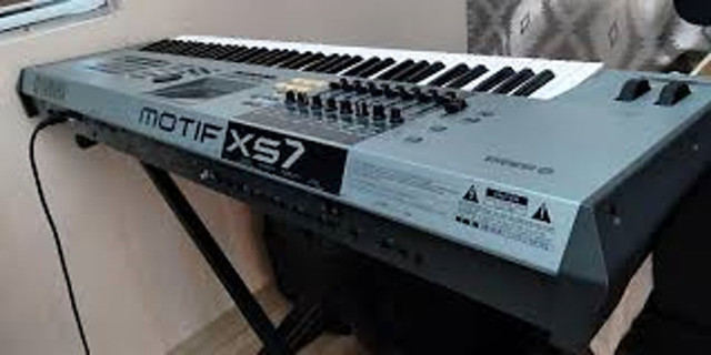 Yamaha Motif XS7 Keyboard in Pianos & Keyboards in Belleville - Image 4