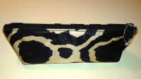 BRAND NEW!  Quo Cosmetic Bag with zipper and Quo tag
