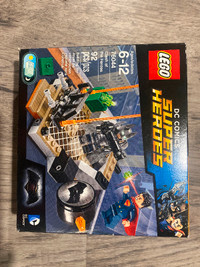 LEGO BNIB 76044 Batman vs Superman