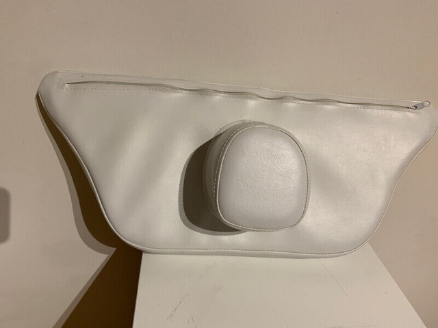 facial massage bed head cushion in Other in Markham / York Region - Image 2