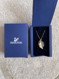 Swarovski crytal leaf pendant