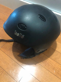 Ski/snowboard helmet