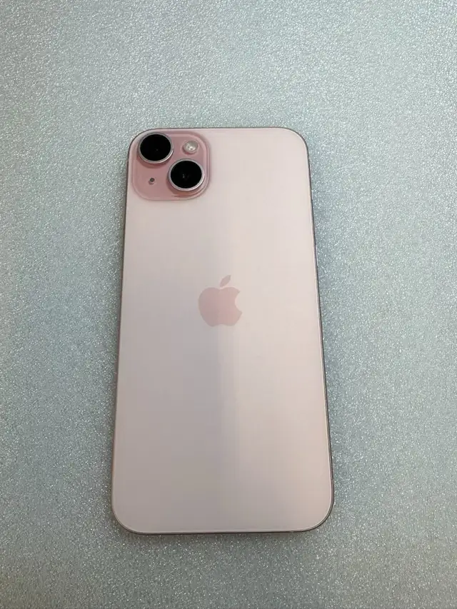 pink iphone 15 in Cell Phones in Oakville / Halton Region - Image 2