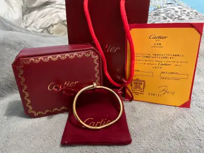 This is a used Cartier Size 17 bracelet in excellent condition, crafted in 18k yellow gold. It comes...