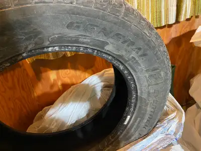 Set of 4 snow tires, almost new. Size 225/65/R17