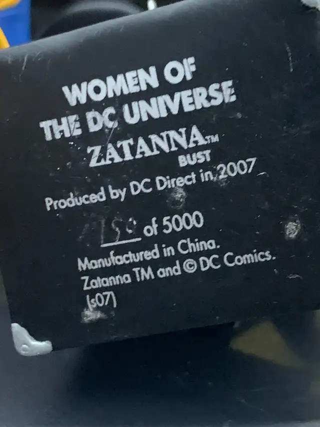 DC Direct Women of the DC Universe busts. in Arts & Collectibles in Burnaby/New Westminster - Image 4