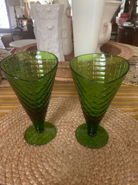 BEAUTIFUL PIER-ONE GREEN ICE-CREAM SUNDAE GLASSES ! BRAMPTON 