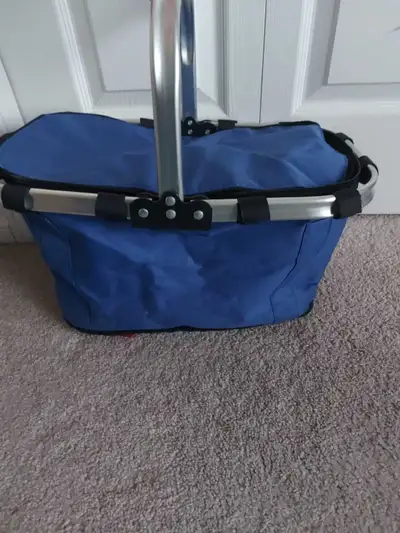 Tera gear insulated picnic basket...like new, View more