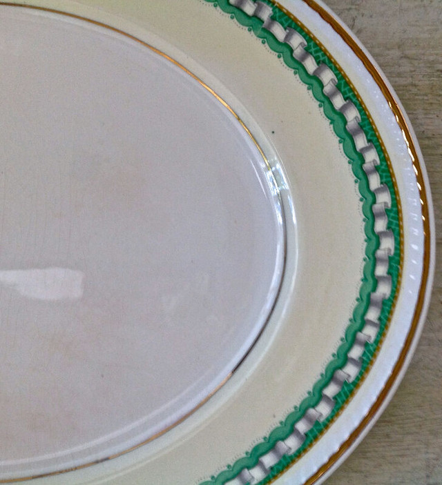 Antiquité 1956 Magnifique set de vaisselle Porcelaine Angleterre dans Art et objets de collection  à Lévis - Image 3