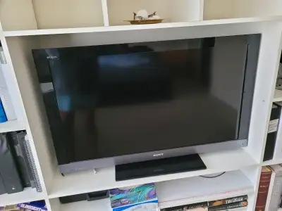 Sony TV television 40 inch , model KDL-40EX500, TV bench / stand, View more