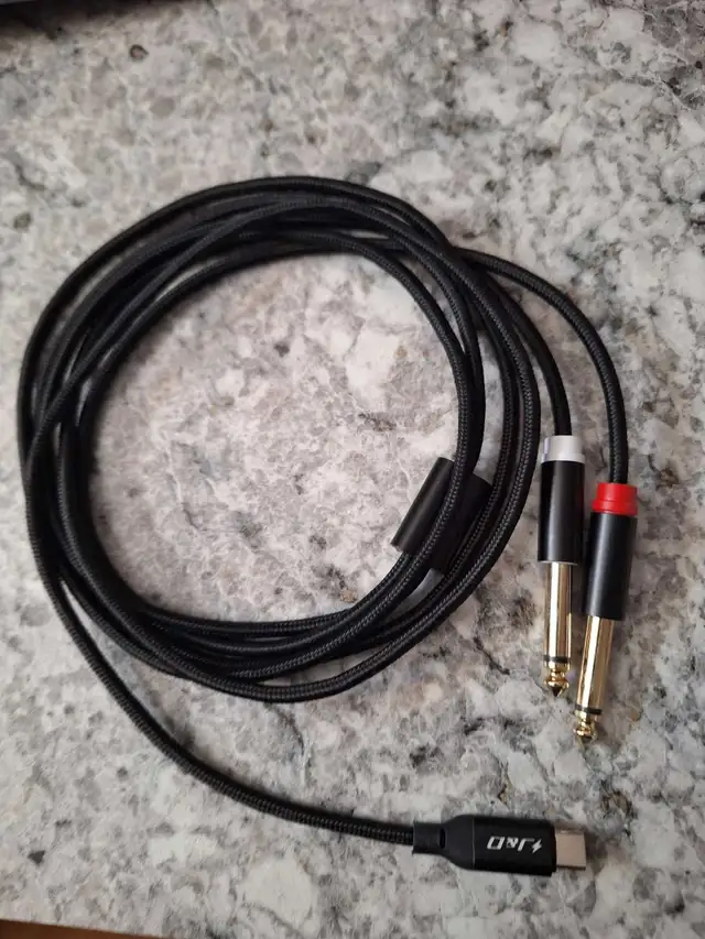 Usb C to 1/4 "  Audio Cable in Cables & Connectors in Cambridge - Image 2
