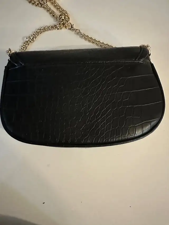 Black Faux Crocodile Shoulder Bag with Gold Chain Strap in Women's - Bags & Wallets in Barrie - Image 3