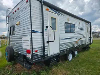 No land power No Problem! Equipped with 200 watt solar, 4 - 6 volt batteries, and 3000 watt inverter...