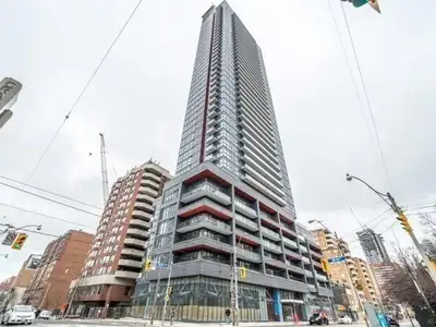 ONE BEDROOM+1 BATH(YONGE/DUNDAS)SUBWAY+570 SF+AUGUST 1+27/F+BALC