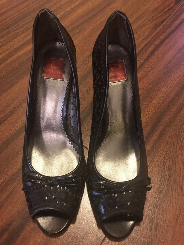 Oscar de la Renta ‘Anya’ open toe pumps - size 7 in Women's - Shoes in Oshawa / Durham Region - Image 3