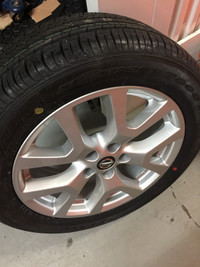 Nissan Rogue mags with summer tires 225/55/18