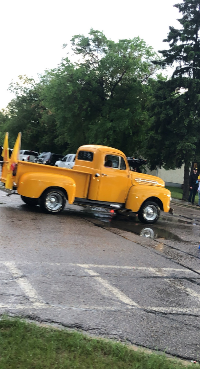 looking for cheap vehicles preferably 1950s to 1990s under 1500$ in Cars & Trucks in Prince Albert