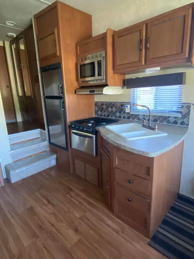 Roulotte à selette in RVs & Motorhomes in Lévis - Image 9