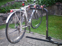 2 dans 1: Support vélos et support de réparation / entretien