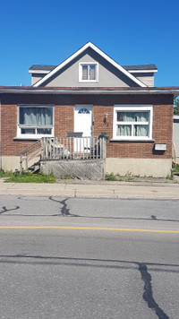 Thorold Triplex Offering One Bedroom Apartment
