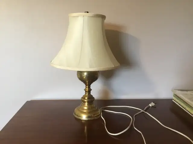 Brass Table Lamp in Indoor Lighting & Fans in Mississauga / Peel Region - Image 2