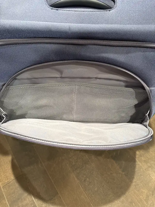 Samsonite Suitcase445588795347456005