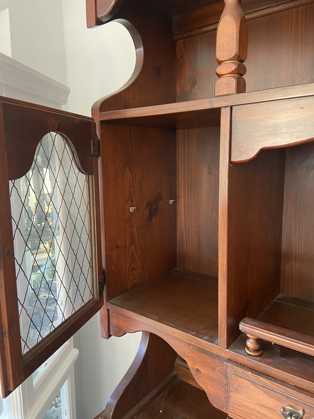 Solid wood hutch Hutches & Display City of Toronto Kijiji