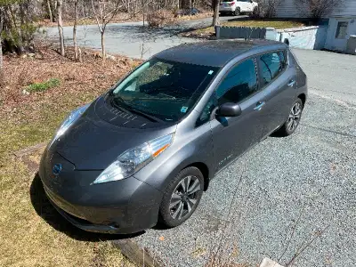 2016 Nissan Leaf - great condition!
