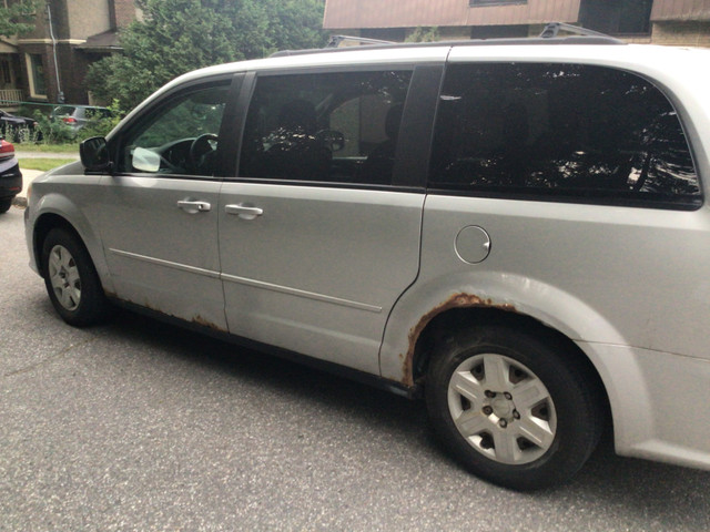 Dodge Grand Caravan 2011 dans Autos et camions  à Sherbrooke - Image 3
