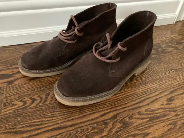 Roots Men's Suede Desert Boots - Size 10 in Men's Shoes in City of Toronto - Image 2