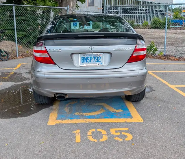 Mercedes Benz C 230 Kompressor with only 155000 in Cars & Trucks in Markham / York Region - Image 7