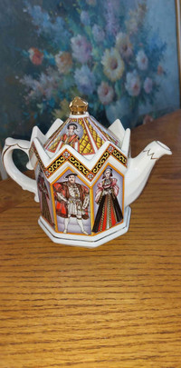 Vintage Sadler Tea Pot, King Henry VIII and His Six Wives Tea Po