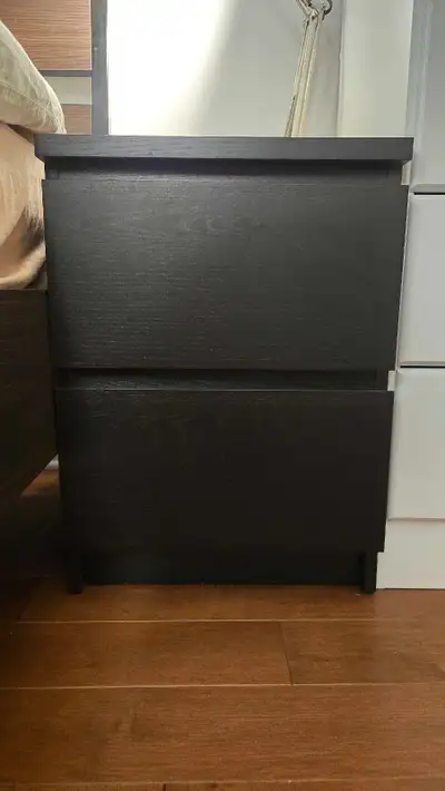 Table de chevet/Nightstand Ikea Malm, View more