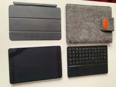 iPad Mini 2 with accessories, View more