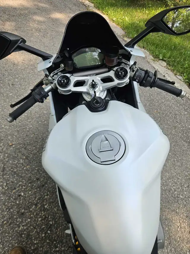 2019 Ducati Panigale 959 in Sport Bikes in Winnipeg - Image 7