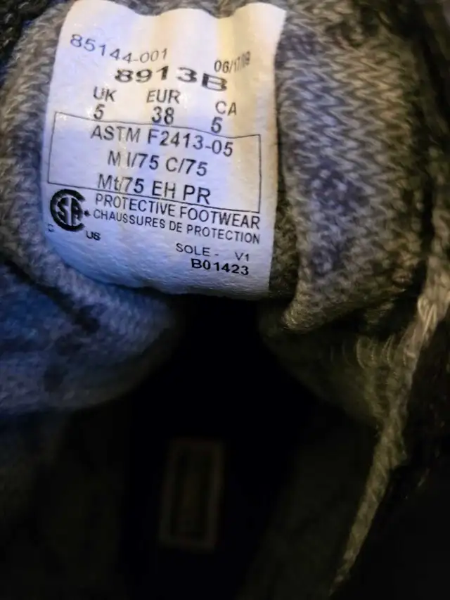 new Terra work boots goretex  woman size 7  in Women's - Shoes in Edmonton - Image 6