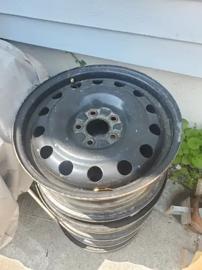 Set of 4 Steel rims for Chevy Cruze and other Chevy models with a bolt pattern of 16x6.5, 5x110, 65....