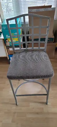 Bar stool / high chair iron