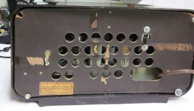 Vintage Philco Transitone tube radio model 81 bakelite in Arts & Collectibles in Guelph - Image 5