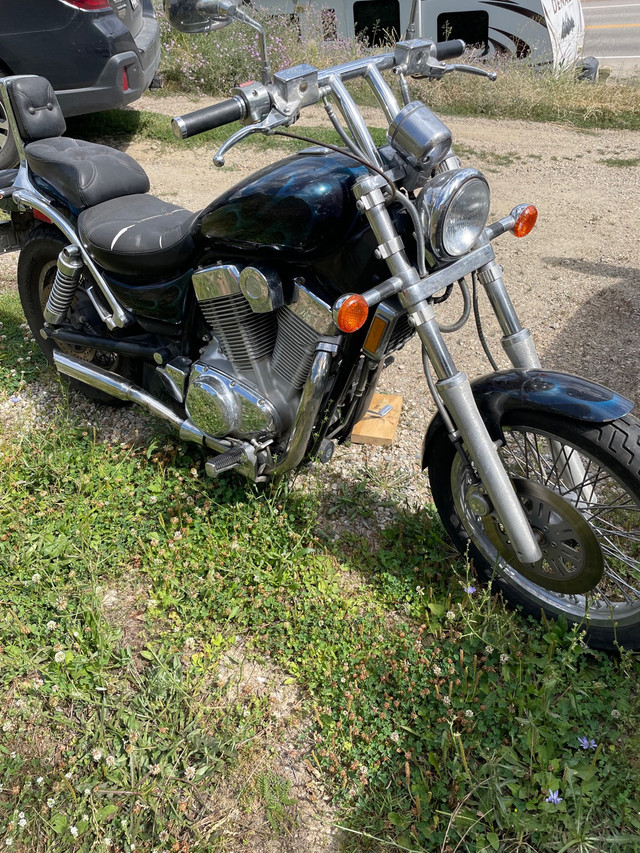 1993 Suzuki intruder in Street, Cruisers & Choppers in Nelson - Image 2