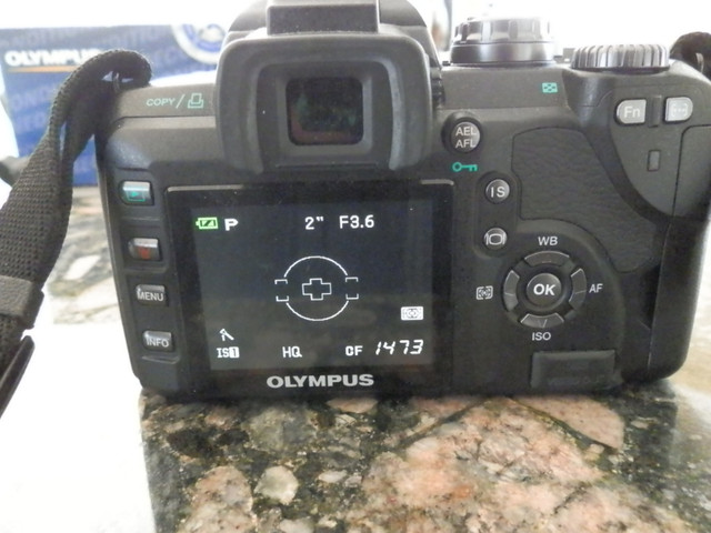 Caméra/appareil photo OLYMPUS E-510 camera + accessoires dans Appareils photo et caméras  à Laval/Rive Nord - Image 3