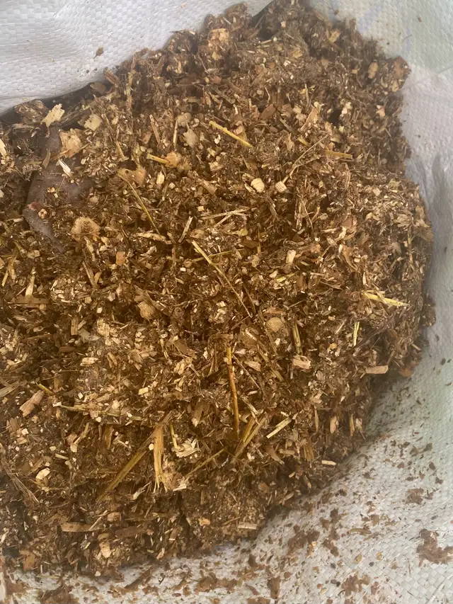 Chicken Manure for Sale in Plants, Fertilizer & Soil in Oshawa / Durham Region - Image 2