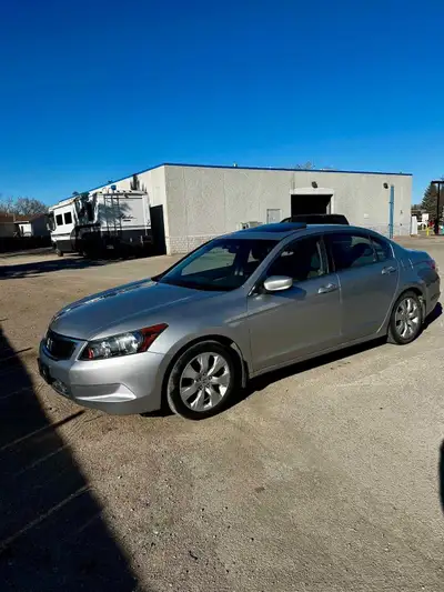 Clean title Fresh safety V4 Comes with winter tires A/C &heat working good Cruise control Fresh oil...