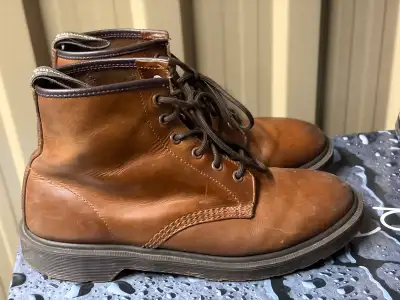 DR MARTENS BOTTE LACE-TAILLE 9  HOMME , View more