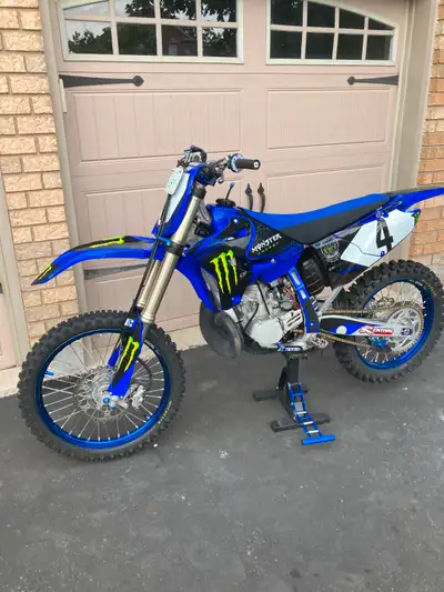Mint* Condition 2021 YZ250 Barely used . This bike has 20.5 hours on it. Also comes with Yamaha Fact...