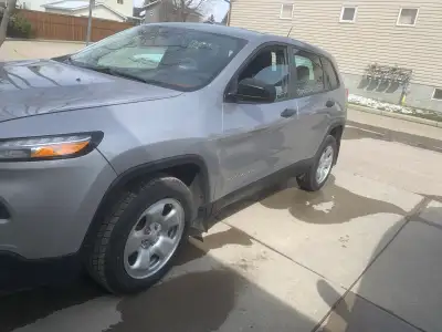 Hello everyone I have 2016 jeep for sale, car is fully loaded, let me know if you need more info.