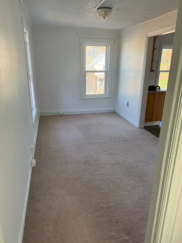 Bright 2-Bedroom – All Utilities Included – Great Locat in Long Term Rentals in Peterborough - Image 9